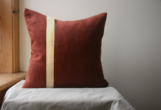 Red squirrel cushion stripe front